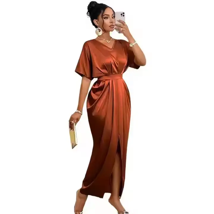 Robe longue élégante en satin pour femme5.webp