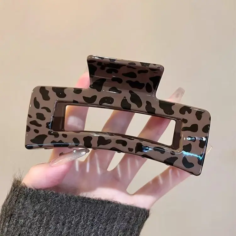Ensemble de 4 Barrettes à Imprimé Léopard Chic4.webp
