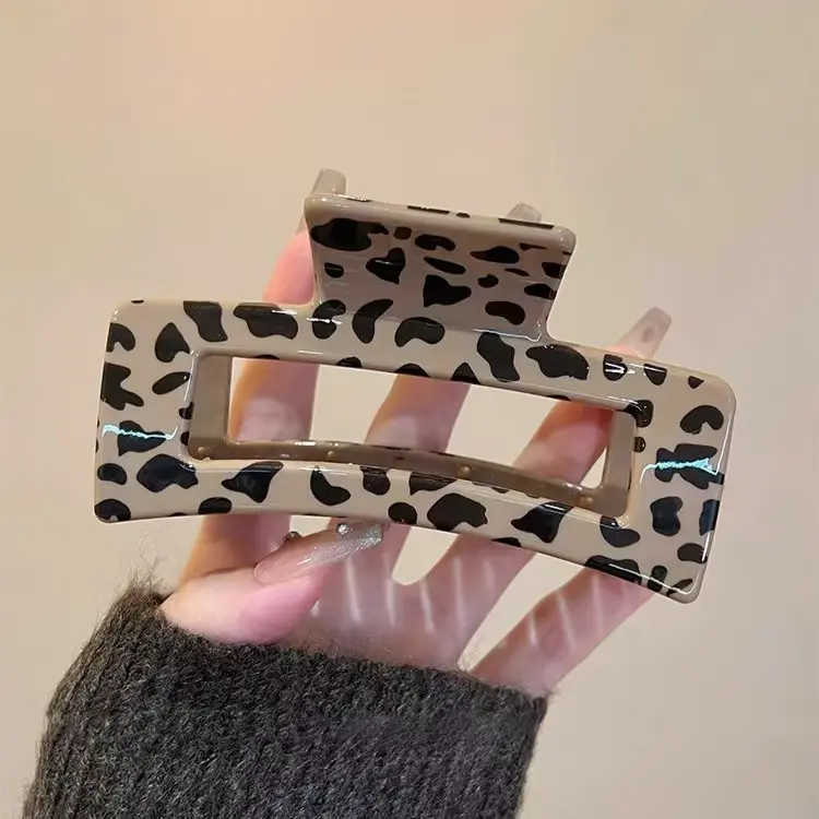Ensemble de 4 Barrettes à Imprimé Léopard Chic3.webp