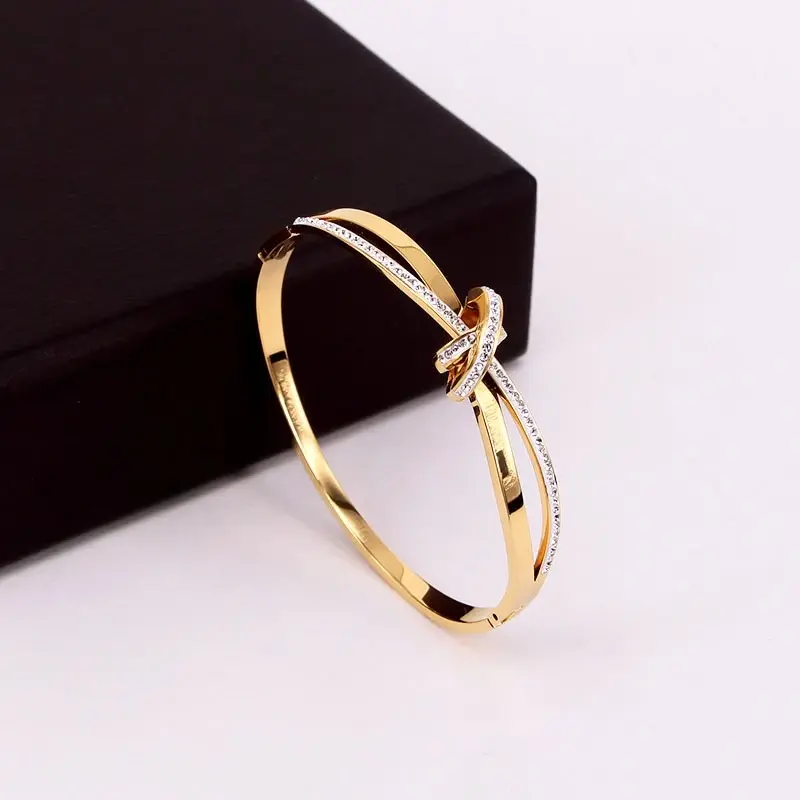 Bracelet en Zircon Demi-Cercle pour Femme8.webp