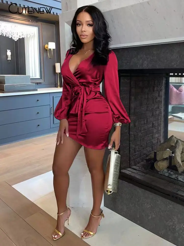 Mini robe à lacets à manches longues pour femmes5.webp