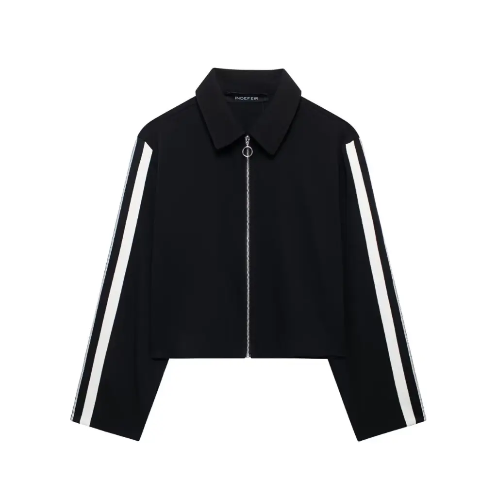 Veste Courte de dehors et Pantalon Baggy pour Femme 3.webp