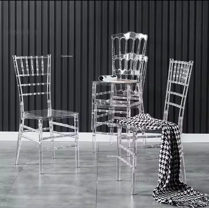 Chaise de salle à manger d'hôtel en cristal