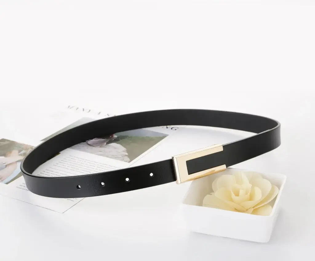 Ceinture en Cuir Véritable pour Femmes, de Haute Qualité, Avec Boucle Dorée (Noir)