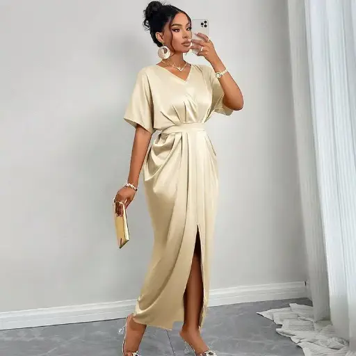 Robe Longue Élégante en Satin pour Femme - Chic et Sophistiquée"